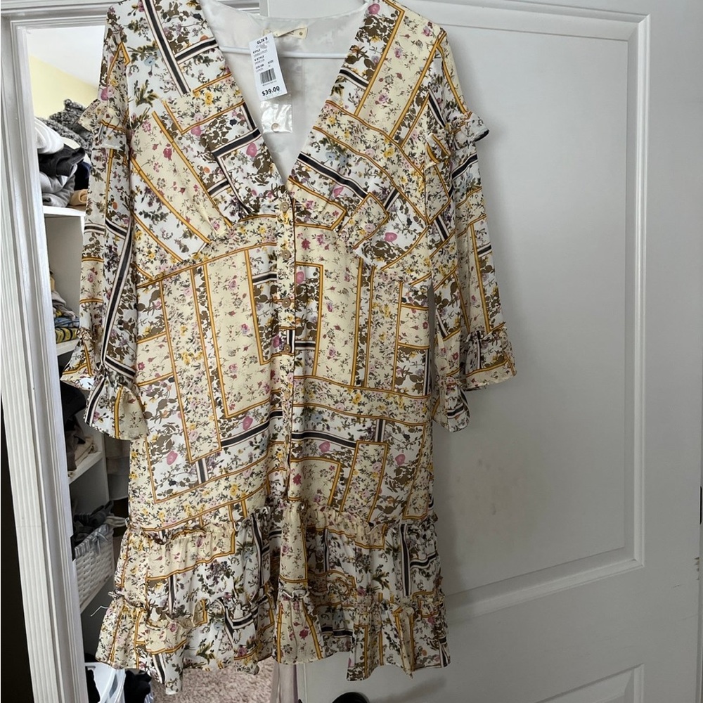 Womens Button up floral above knee dress